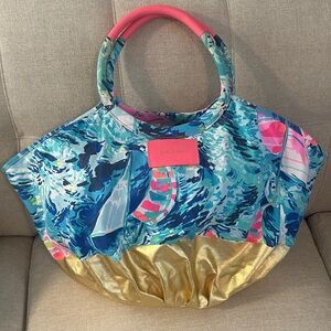 Oversized Lilly Pulitzer Zipper Bag